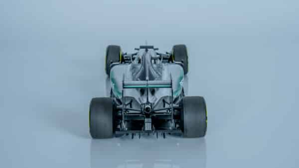 Minichamps - 1:18 Mercedes-AMG Petronas F1 W06 - #44 Lewis Hamilton - 2015 World Champion