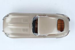 Amalgam Collection Jaguar E-Type Coupe 1:18 scale resin model