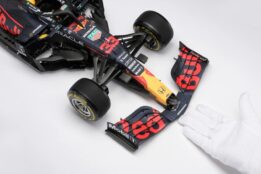 Amalgam 1:8 Red Bull RB16B Abu Dhabi 2021 Champion Max Verstappen Model