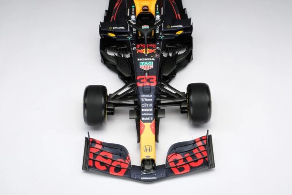 Amalgam 1:8 Red Bull RB16B Abu Dhabi 2021 Champion Max Verstappen Model