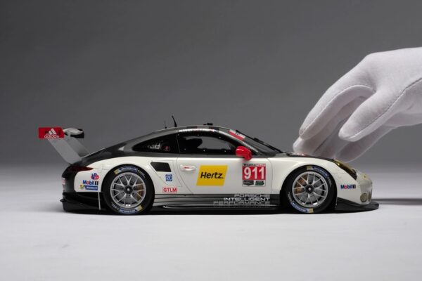 Amalgam - 1:18 Porsche 911 RSR (2016)