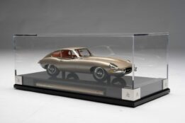 Amalgam Collection Jaguar E-Type Coupe 1:18 scale resin model