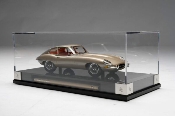Amalgam Collection Jaguar E-Type Coupe 1:18 scale resin model