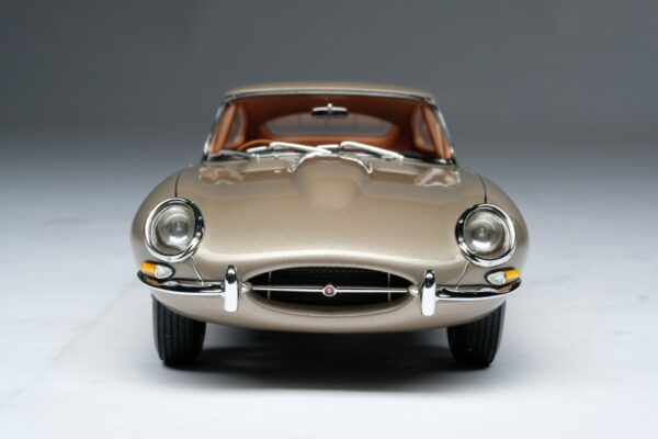 Amalgam Collection Jaguar E-Type Coupe 1:18 scale resin model