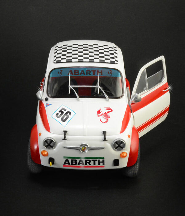 Italeri - 1:12 Fiat Abarth 695SS Assetto Corsa (4705) Model Kit