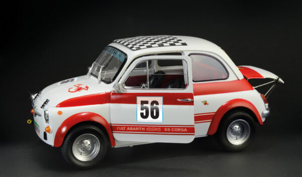 Italeri - 1:12 Fiat Abarth 695SS Assetto Corsa (4705) Model Kit