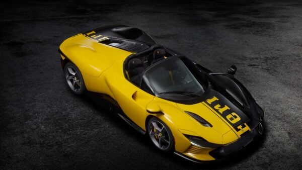 MR Collection - 1:18 Ferrari Daytona SP3 Monterey Car Week Special Livery Yellow/Black - Limited Edition Resin Model