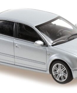 Maxichamps 1/43 Audi RS4 2004 Silver Diecast Model Car 940014601