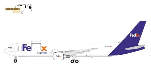 gemini jets - 1:200 fedex boeing 767-300f (n134fe) optional doors open/closed configuration