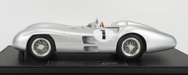 GP128E GP REPLICAS MERCEDES F1 W196 STREAMLINER JUAN MANUEL FANGIO 1954 WORLD CHAMPION RESIN MODEL.2