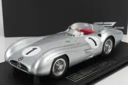 GP128E GP REPLICAS MERCEDES F1 W196 STREAMLINER JUAN MANUEL FANGIO 1954 WORLD CHAMPION RESIN MODEL.9