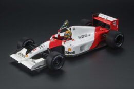 GP Replicas 1:18 McLaren MP4/6 #1 Ayrton Senna Winner Brazilian GP 1991 with Driver & Flag, Special Packaging