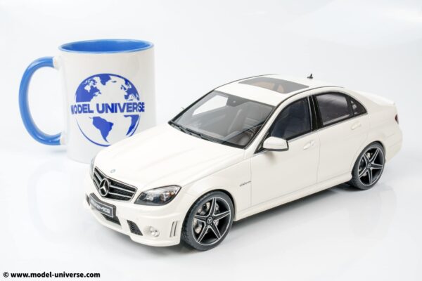 GT Spirit - 1:18 Mercedes-Benz C63 AMG Diamond White 2007 - Limited Edition Resin Model 14 GT Spirit - 1:18 Mercedes-Benz C63 AMG Diamond White 2007 - Limited Edition Resin Model