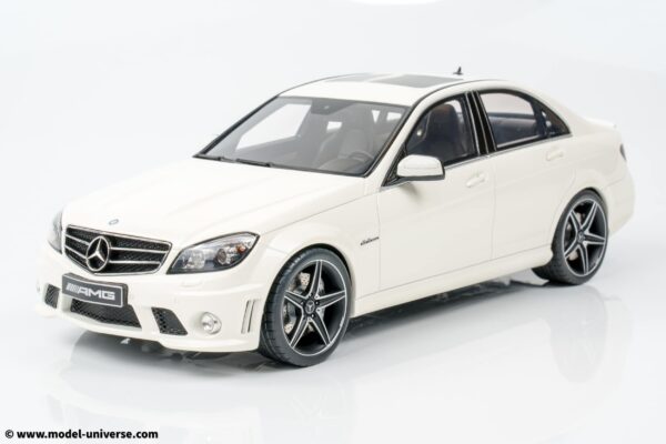 GT Spirit - 1:18 Mercedes-Benz C63 AMG Diamond White 2007 - Limited Edition Resin Model 19 GT Spirit - 1:18 Mercedes-Benz C63 AMG Diamond White 2007 - Limited Edition Resin Model