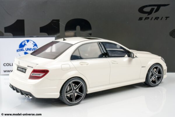 GT Spirit - 1:18 Mercedes-Benz C63 AMG Diamond White 2007 - Limited Edition Resin Model 12 GT Spirit - 1:18 Mercedes-Benz C63 AMG Diamond White 2007 - Limited Edition Resin Model