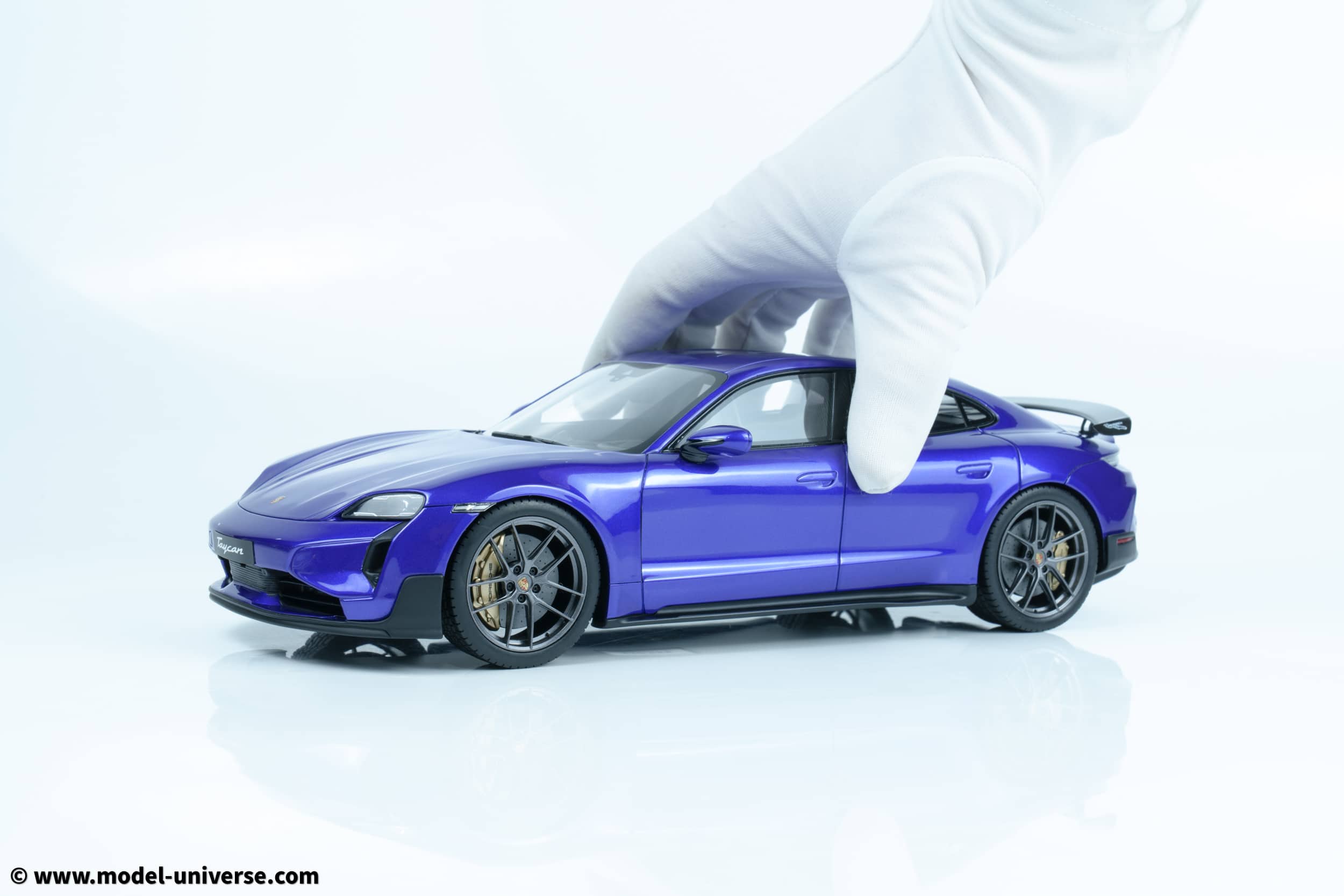 GT Spirit 1:18 Taycan Turbo GT in Sky Purple Metallic