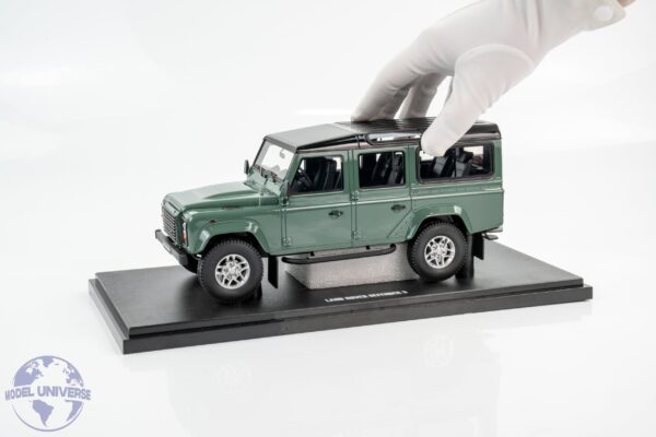 GT Spirit - 1:18 Land Rover Defender 110 Green 2016 - Limited Edition Resin Model 7 GT Spirit - 1:18 Land Rover Defender 110 Green 2016 - Limited Edition Resin Model