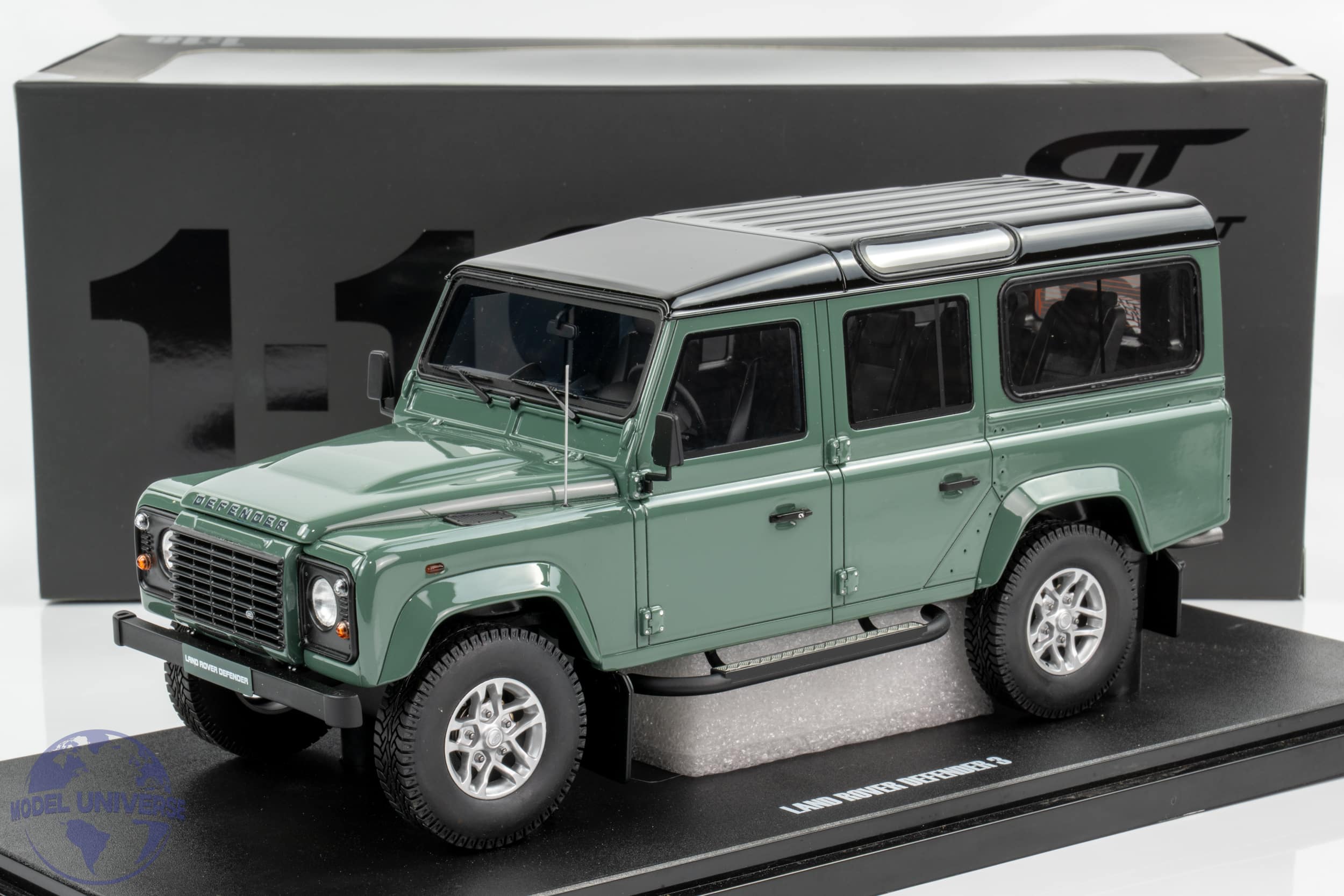 GT Spirit - 1:18 Land Rover Defender 110 Green 2016 - Limited Edition Resin Model