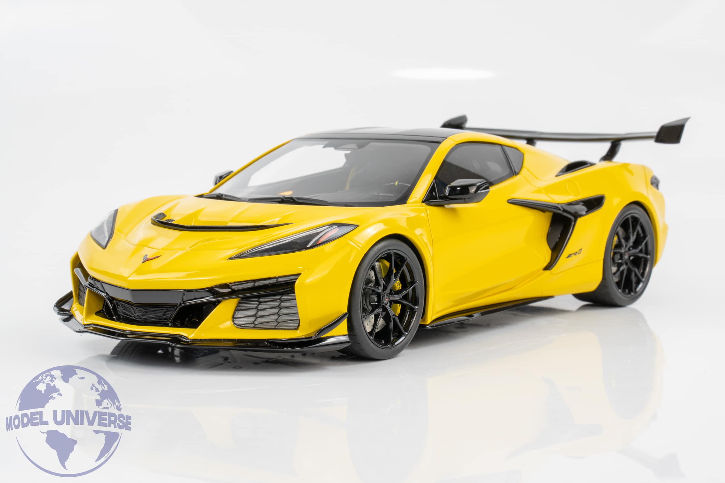 GT Spirit - 1:18 Chevrolet Corvette C8 ZR1 Yellow 2025 - Limited Edition Resin Model 4 GT Spirit - 1:18 Chevrolet Corvette C8 ZR1 Yellow 2025 - Limited Edition Resin Model