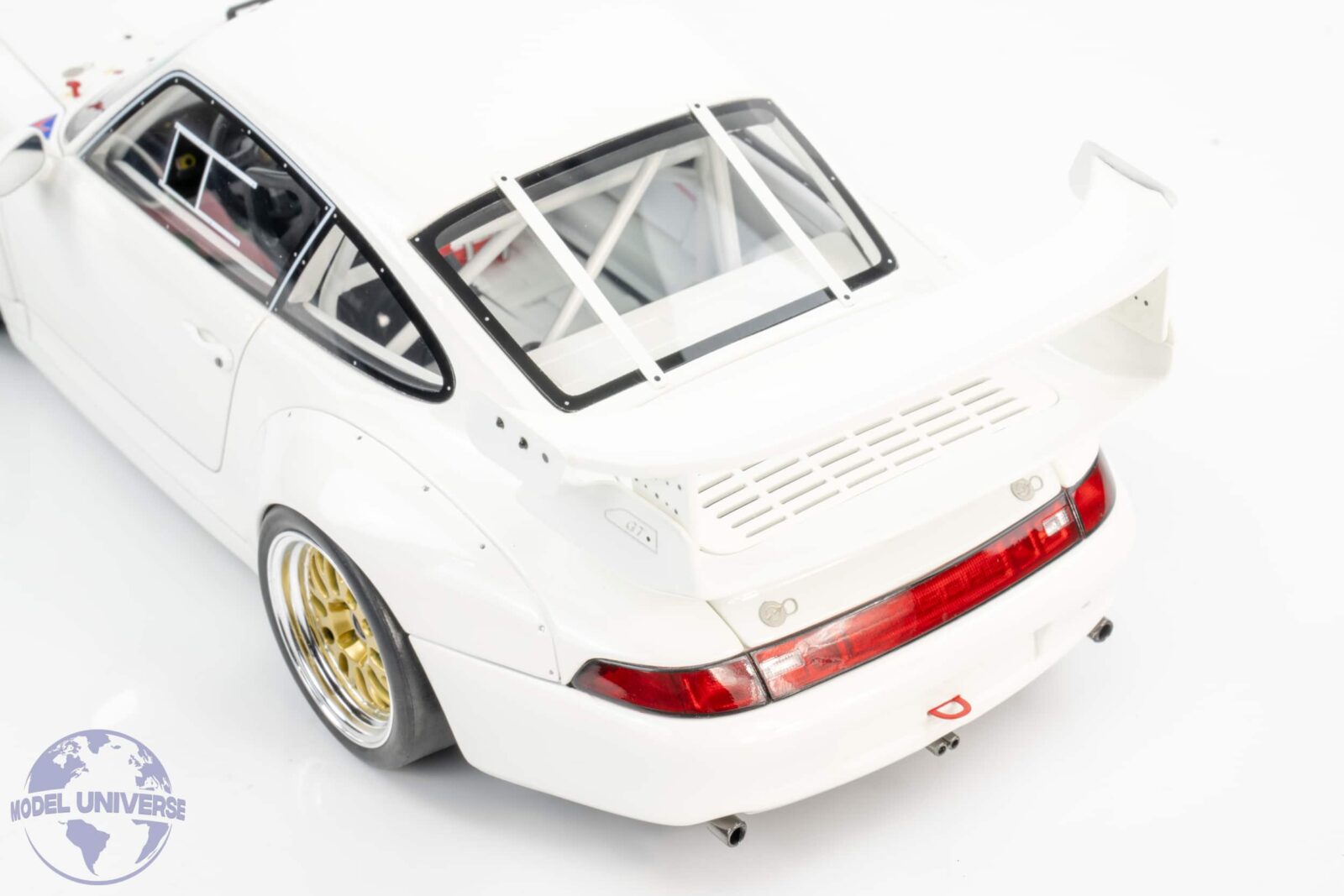 GT Spirit - 1:18 Porsche 911 (993) GT2 Evo White 1995