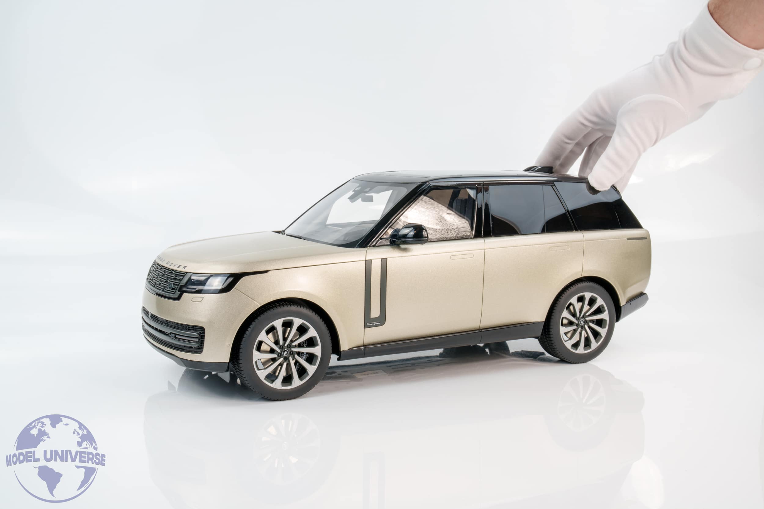 GT Spirit - 1:12 Range Rover P530 V8 Autobiography Gold 2024 - Limited Edition Resin Model 3 GT Spirit - 1:12 Range Rover P530 V8 Autobiography Gold 2024 - Limited Edition Resin Model