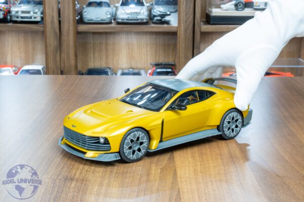 GT Spirit - 1:18 Aston Martin Valiant Auric Gold Metallic 2024 - Limited Edition Resin Model 10 GT Spirit - 1:18 Aston Martin Valiant Auric Gold Metallic 2024 - Limited Edition Resin Model