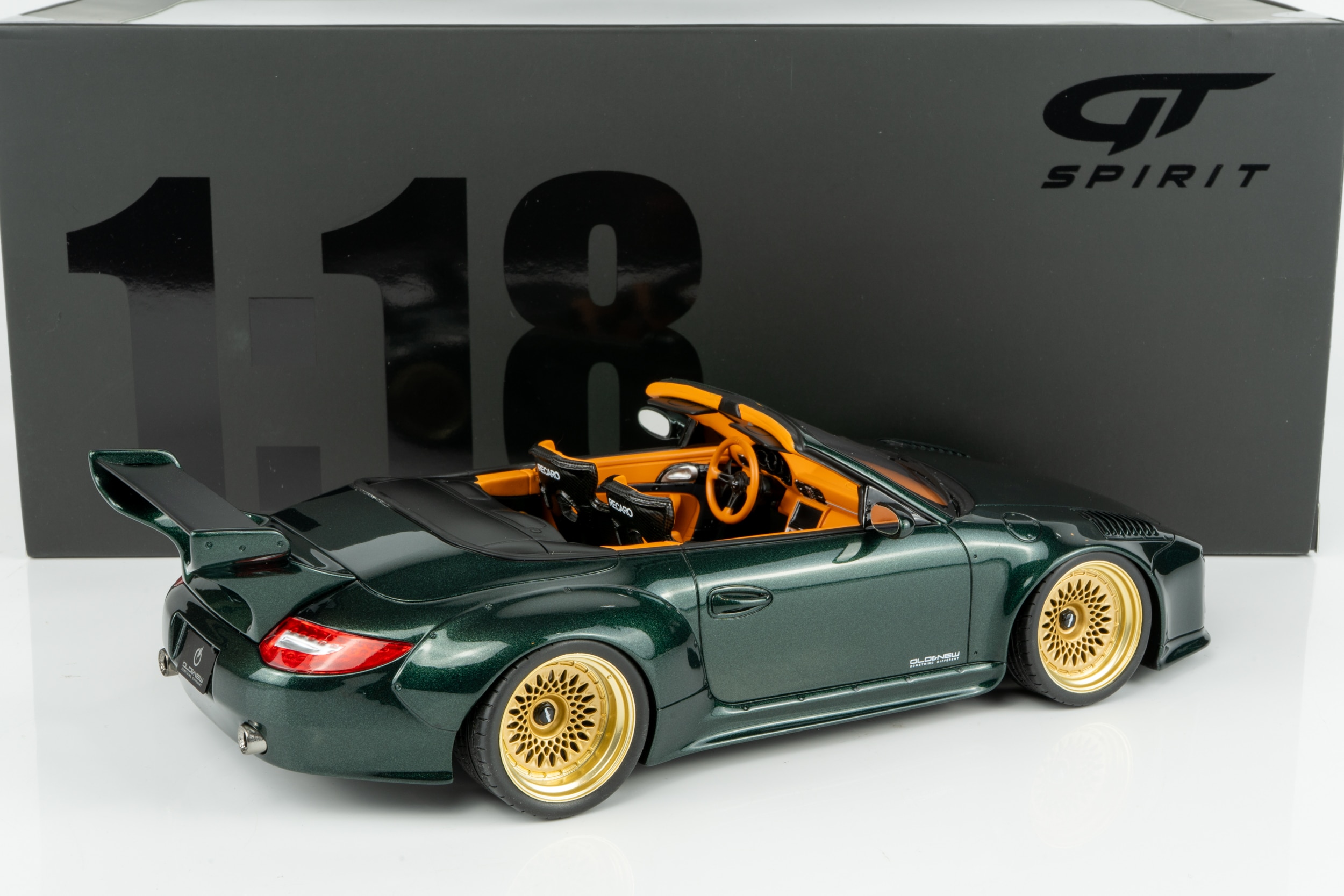GT Spirit 1:18 Porsche 911 (997.2) Old & New Tokyo Auto Salon Green (GT548) Limited Edition Resin Model 2 GT Spirit 1:18 Porsche 911 (997.2) Old & New Tokyo Auto Salon Green (GT548) Limited Edition Resin Model - Image 2