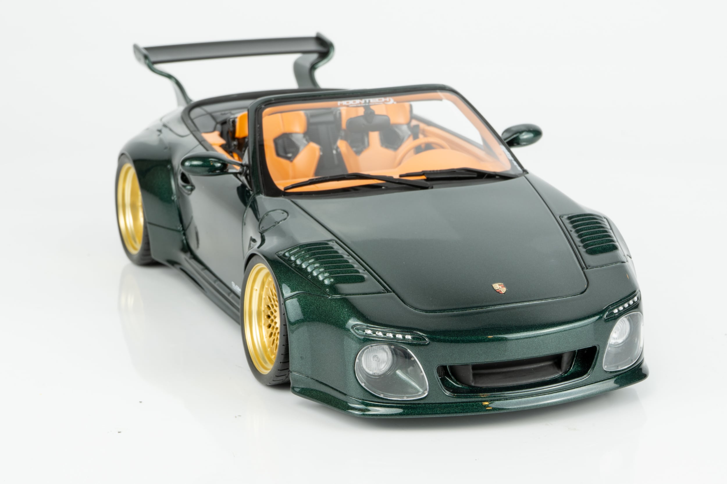 GT Spirit 1:18 Porsche 911 (997.2) Old & New Tokyo Auto Salon Green (GT548) Limited Edition Resin Model 9 GT Spirit 1:18 Porsche 911 (997.2) Old & New Tokyo Auto Salon Green (GT548) Limited Edition Resin Model - Image 9