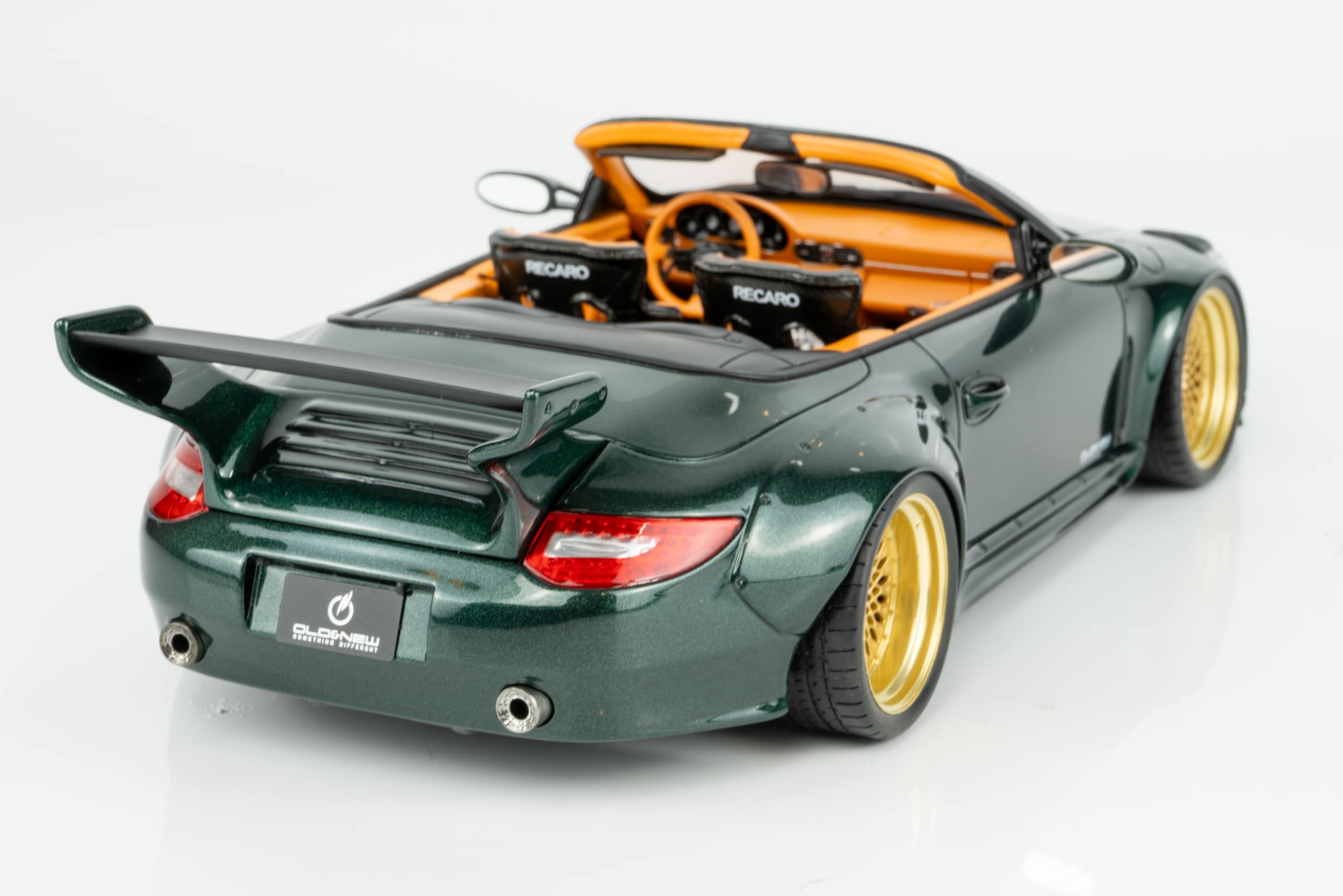 GT Spirit 1:18 Porsche 911 (997.2) Old & New Tokyo Auto Salon Green (GT548) Limited Edition Resin Model 10 GT Spirit 1:18 Porsche 911 (997.2) Old & New Tokyo Auto Salon Green (GT548) Limited Edition Resin Model - Image 10