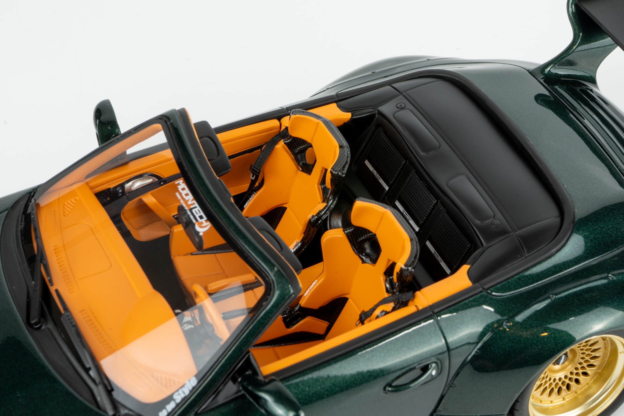 GT Spirit 1:18 Porsche 911 (997.2) Old & New Tokyo Auto Salon Green (GT548) Limited Edition Resin Model 11 GT Spirit 1:18 Porsche 911 (997.2) Old & New Tokyo Auto Salon Green (GT548) Limited Edition Resin Model - Image 11