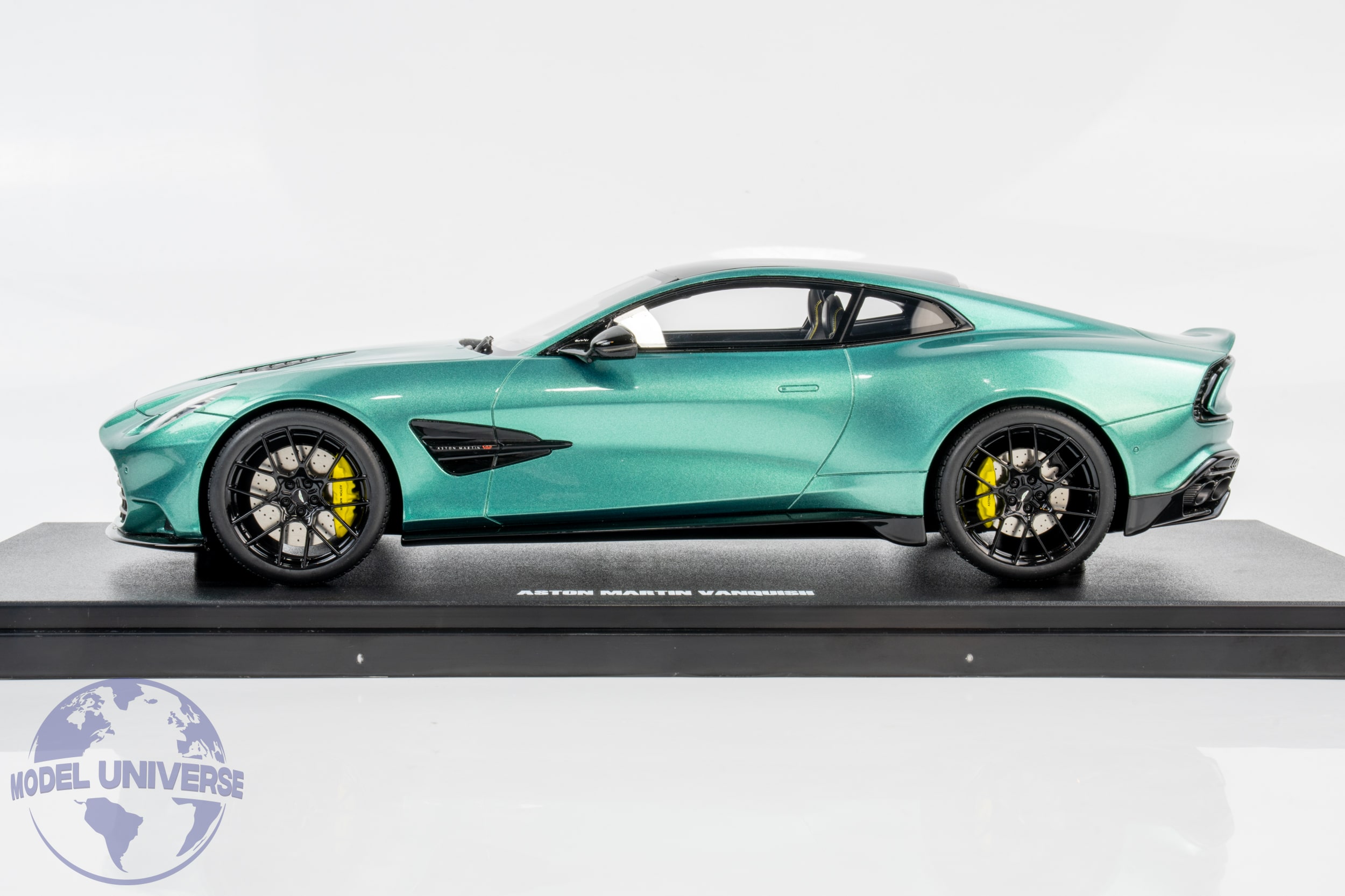 GT Spirit - 1:18 Aston Martin Vanquish Green 2024 - Limited Edition Resin Model 6 GT Spirit - 1:18 Aston Martin Vanquish Green 2024 - Limited Edition Resin Model