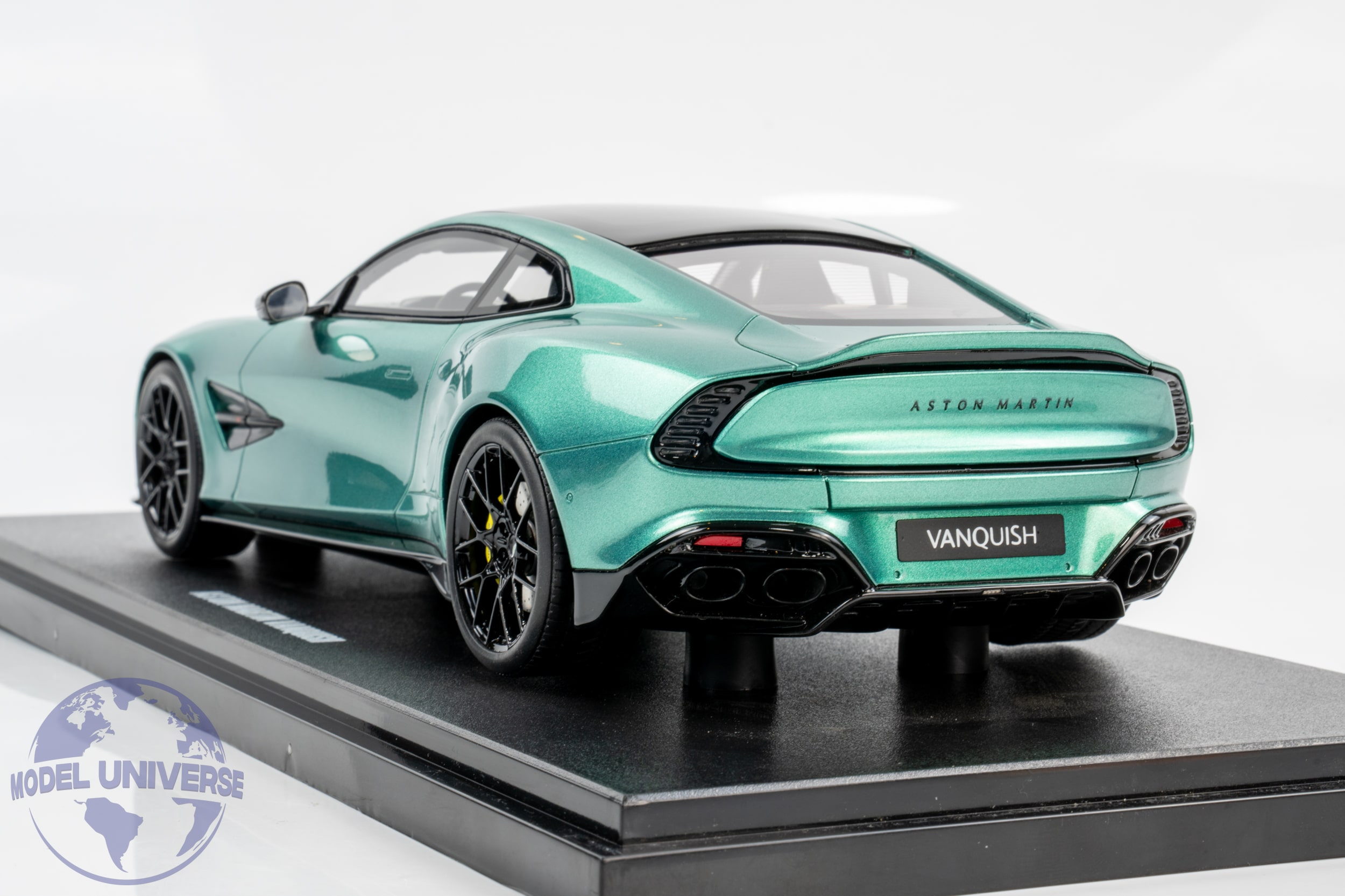 GT Spirit - 1:18 Aston Martin Vanquish Green 2024 - Limited Edition Resin Model 5 GT Spirit - 1:18 Aston Martin Vanquish Green 2024 - Limited Edition Resin Model