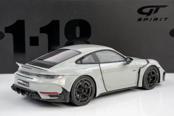 GT Spirit - 1:18 Brabus 900 Rocket.R Nardo Grey 2023 - Limited Edition Resin Model 10 GT Spirit - 1:18 Brabus 900 Rocket.R Nardo Grey 2023 - Limited Edition Resin Model