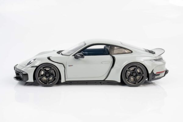 GT Spirit - 1:18 Brabus 900 Rocket.R Nardo Grey 2023 - Limited Edition Resin Model 17 GT Spirit - 1:18 Brabus 900 Rocket.R Nardo Grey 2023 - Limited Edition Resin Model