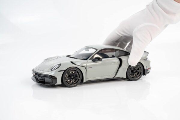 GT Spirit - 1:18 Brabus 900 Rocket.R Nardo Grey 2023 - Limited Edition Resin Model 12 GT Spirit - 1:18 Brabus 900 Rocket.R Nardo Grey 2023 - Limited Edition Resin Model