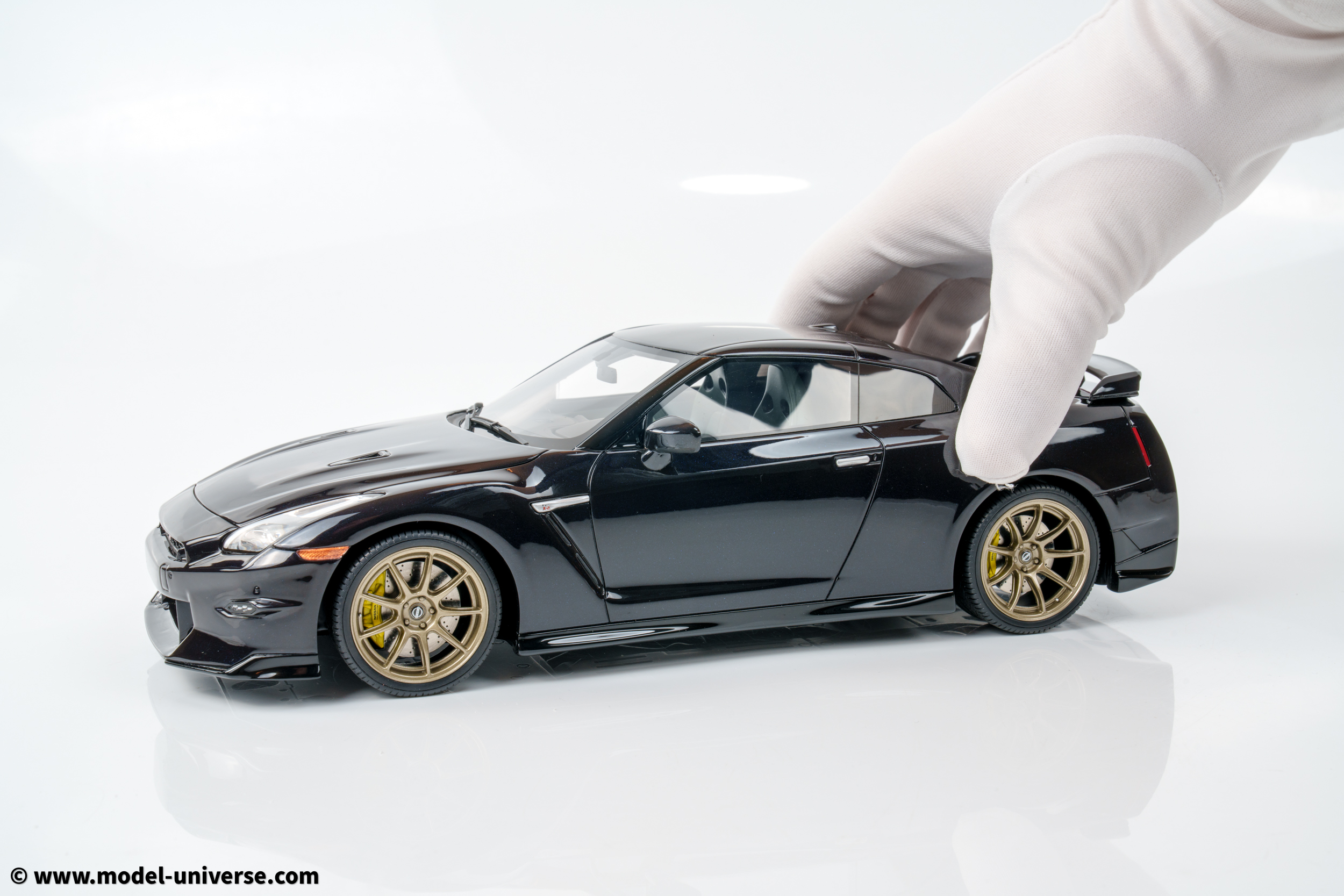 GT Spirit - 1:18 Nissan GT-R Takumi Edition Midnight Purple 2024