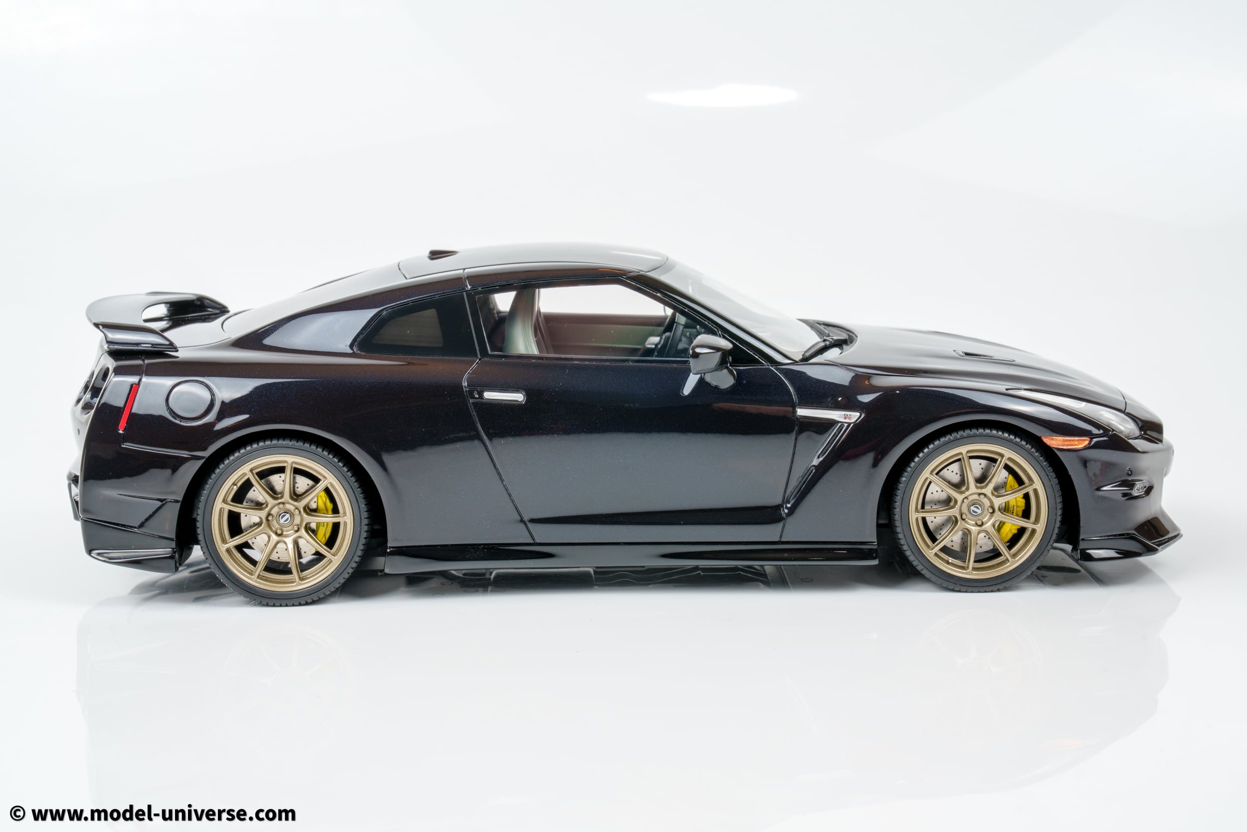 GT Spirit - 1:18 Nissan GT-R Takumi Edition Midnight Purple 2024