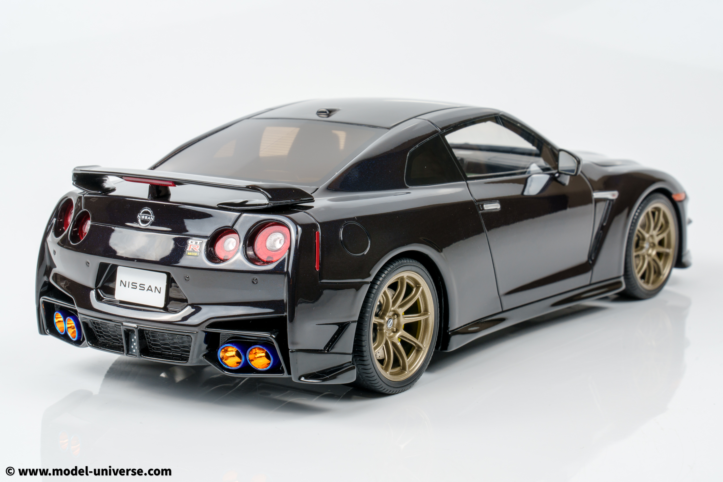 GT Spirit - 1:18 Nissan GT-R Takumi Edition Midnight Purple 2024