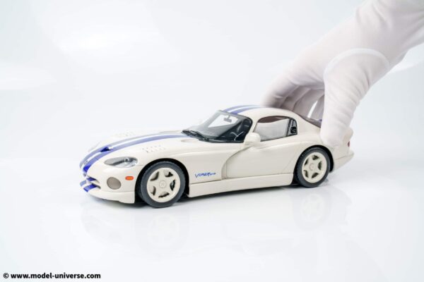 GT Spirit - 1:18 Dodge Viper GTS White 1996 - Limited Edition Resin Model 10 GT Spirit - 1:18 Dodge Viper GTS White 1996 - Limited Edition Resin Model