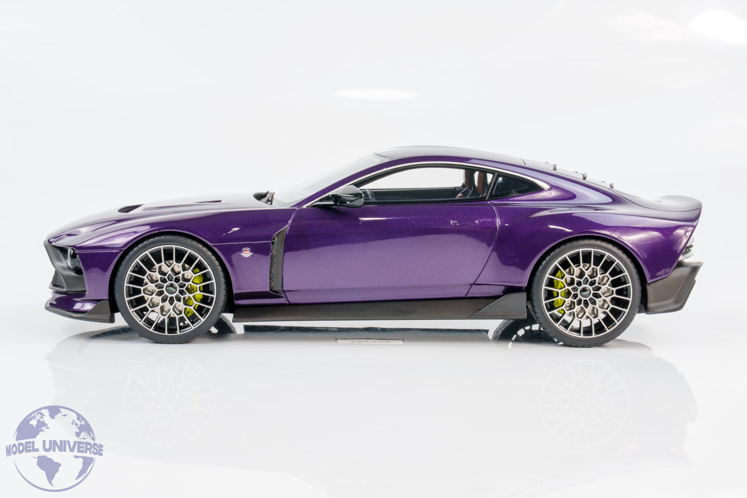 GT Spirit - 1:18 Aston Martin Valour Purple 2023 - Limited Edition Resin Model 7 GT Spirit - 1:18 Aston Martin Valour Purple 2023 - Limited Edition Resin Model
