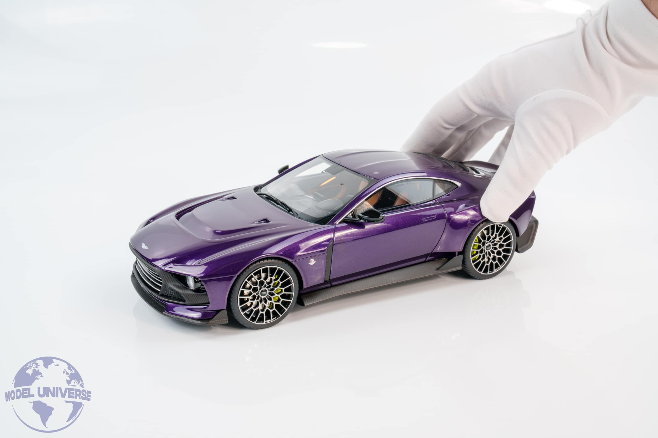GT Spirit - 1:18 Aston Martin Valour Purple 2023 - Limited Edition Resin Model 3 GT Spirit - 1:18 Aston Martin Valour Purple 2023 - Limited Edition Resin Model