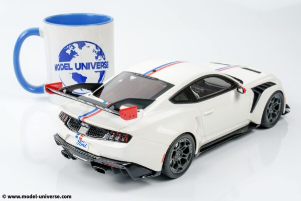 GT Spirit - 1:18 Ford Mustang GTD "Spirit of America" Performance White 2025 - Limited Edition Resin Model 13 GT Spirit - 1:18 Ford Mustang GTD