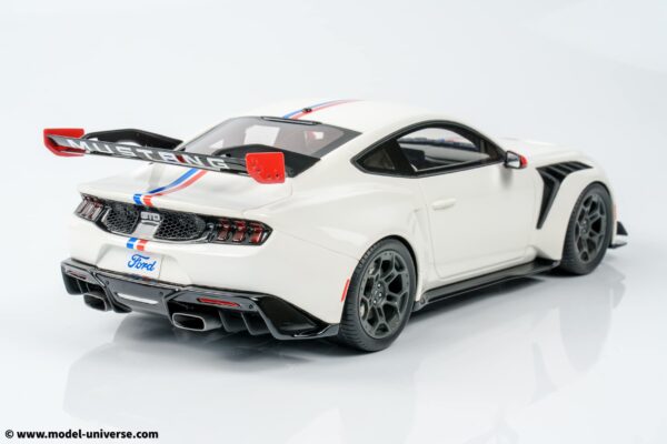 GT Spirit - 1:18 Ford Mustang GTD "Spirit of America" Performance White 2025 - Limited Edition Resin Model 15 GT Spirit - 1:18 Ford Mustang GTD