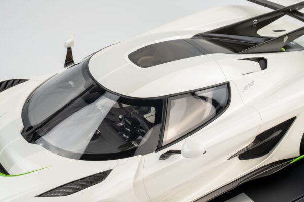 GT Spirit - 1:8 Koenigsegg Jesko White 2019 - Limited Edition Resin Model 15 GT Spirit - 1:8 Koenigsegg Jesko White 2019 - Limited Edition Resin Model