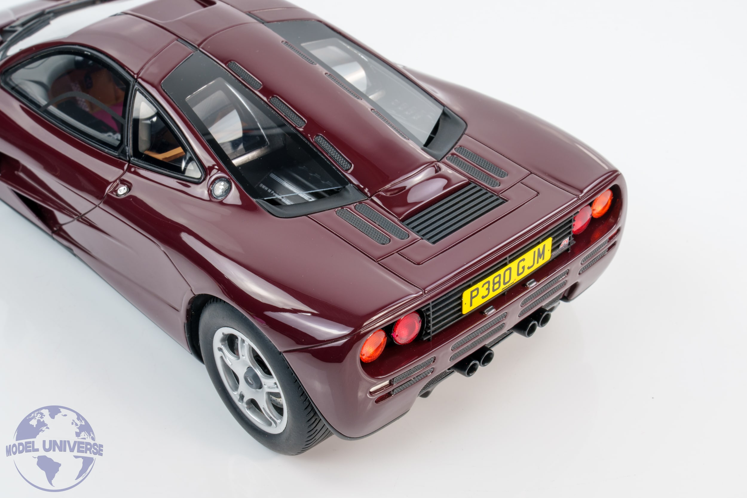 McLaren F1 1/18 コレクターズクラブエディション GT Spirit - 1:18 McLaren F1 Red 1992 (Rowan Atkinson's Car