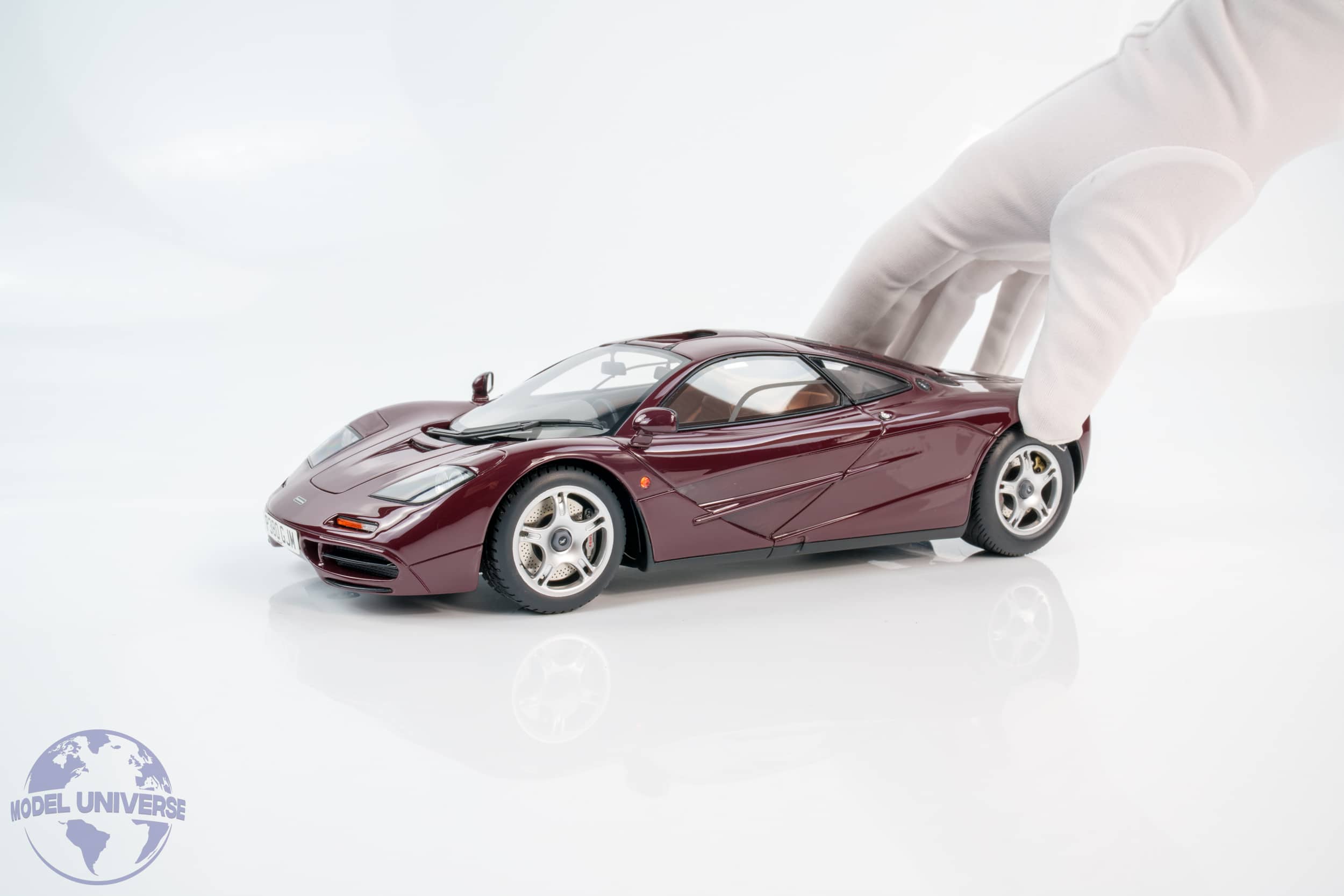 GT Spirit - 1:18 McLaren F1 Red 1992 (Rowan Atkinson's Car