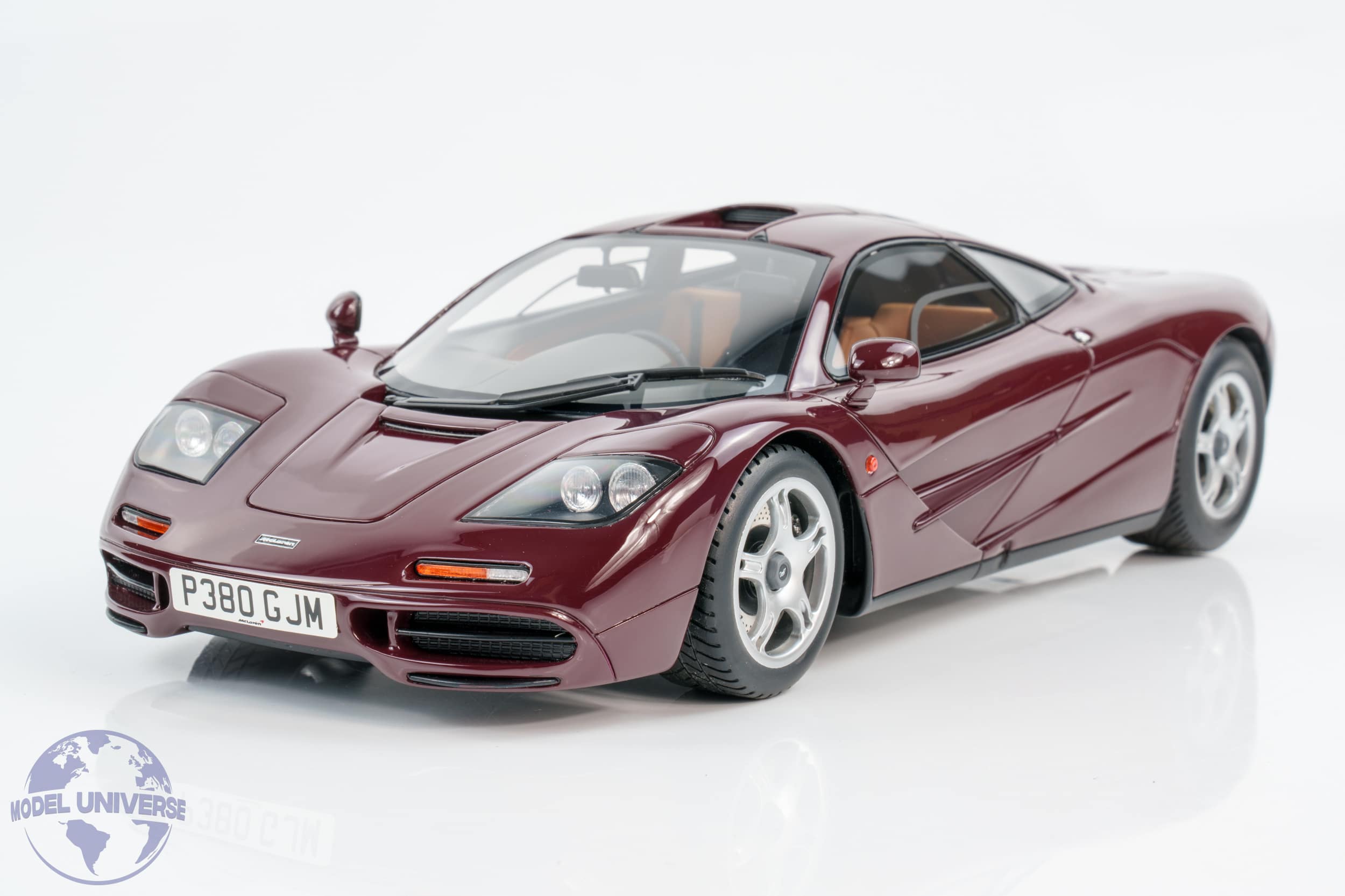 McLaren F1 1/18 コレクターズクラブエディション GT Spirit - 1:18 McLaren F1 Red 1992 (Rowan Atkinson's Car