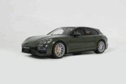 GT Spirit - 1:18 Porsche Panamera Turbo S Sport Turismo Green 2021