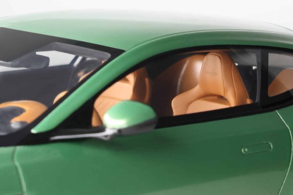 GT Spirit - 1:18 Aston Martin DB12 Vantage Green 2023 (GT466) 17 GT466 FL DS