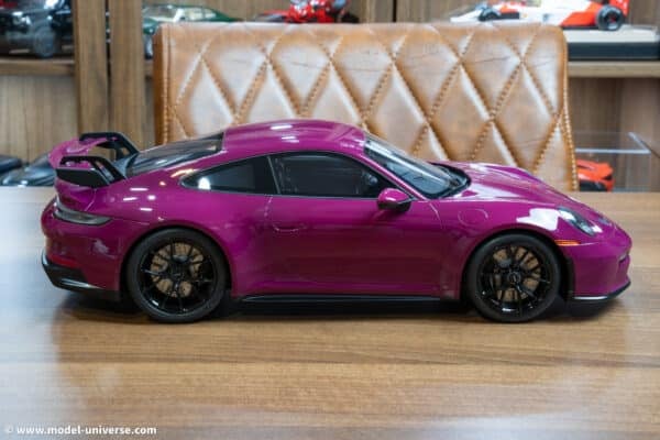GT Spirit - 1:12 Porsche 911 (992) GT3 Ruby Star Neo 2021 (GT536) - Limited Edition Resin Model